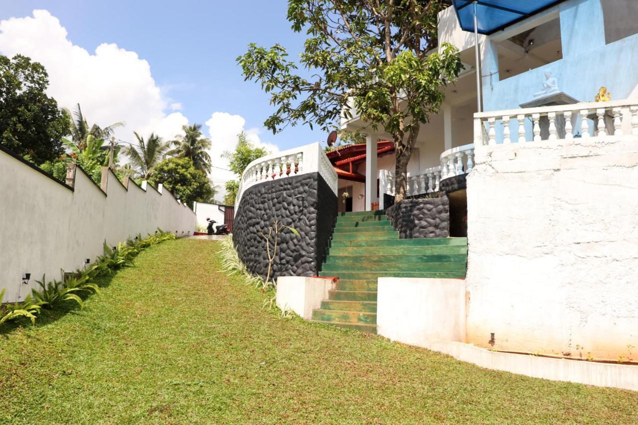Blue Sky Hotel Mirissa Exterior foto
